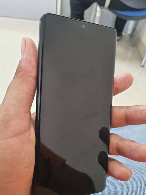 SAMSUNG GALAXY S21