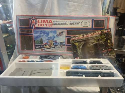 Lima HO 1:87 1979 /80 plastic electric train set