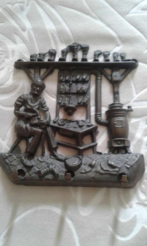 Vintage Dutch Cobbler Dish Towel Holder