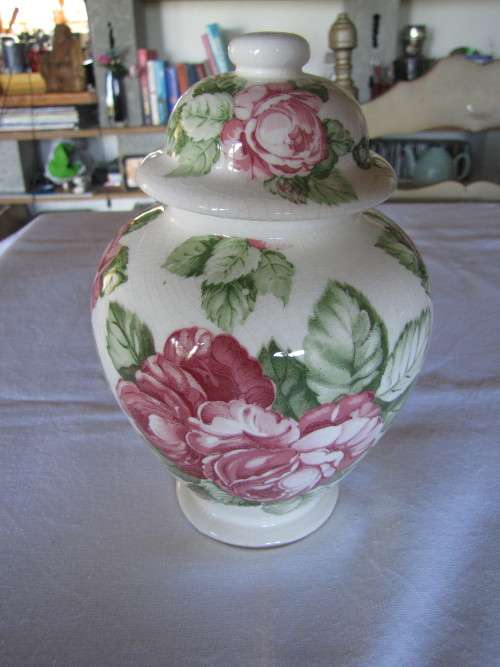 Staffordshire Jones & Middleton - Elizabeth Turner - Summer Rose Ginger Jar