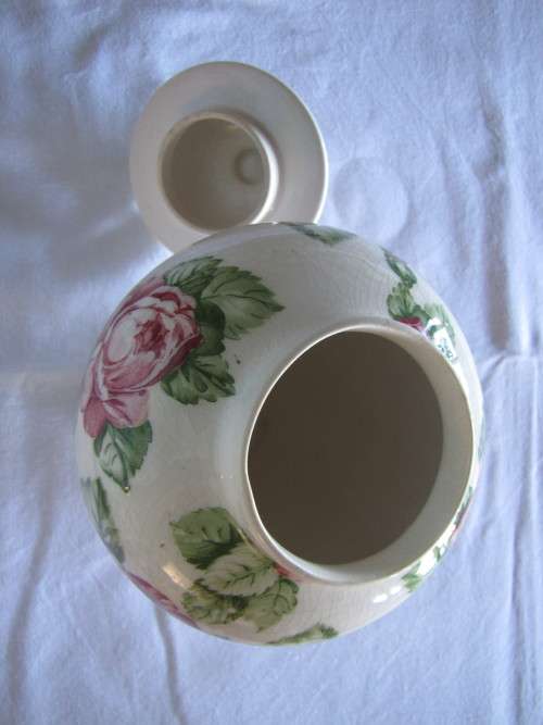 Staffordshire Jones & Middleton - Elizabeth Turner - Summer Rose Ginger Jar