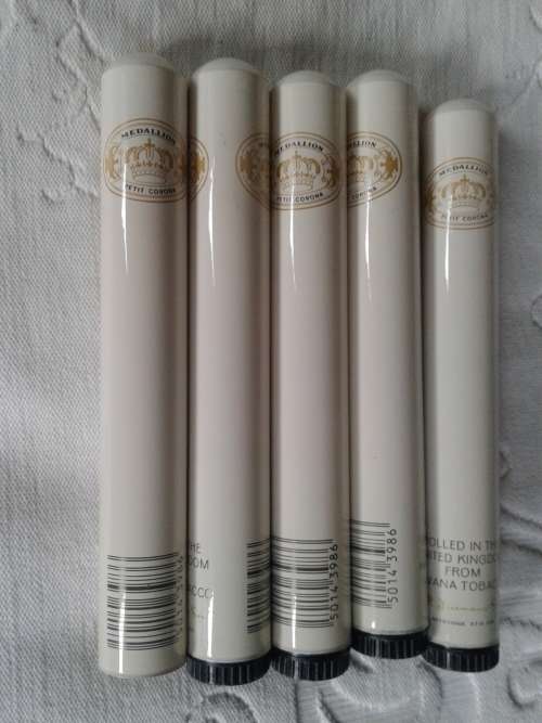 Medallion Havana Petit Corona cigars x 5 boxed made in the U.K