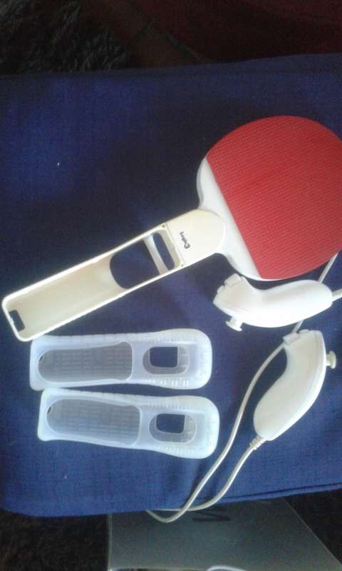 Wii Sports - full package (console, controls, foot boards, games)