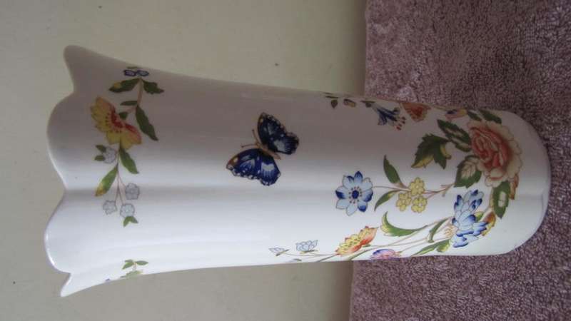 Ansley Vase - Cottage Garden (beautiful butterflies)