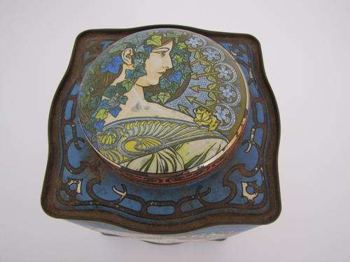 Vintage Feminine Tin