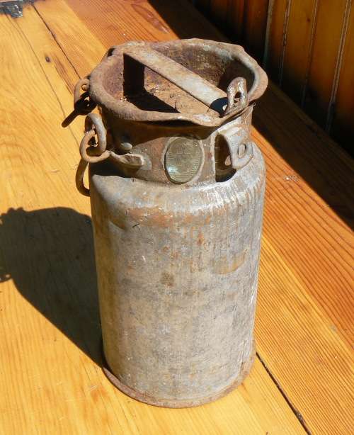 Vintage Milk can / Ou Melk Kan -- 26 x 13.5 cm -- With TSP copper sign