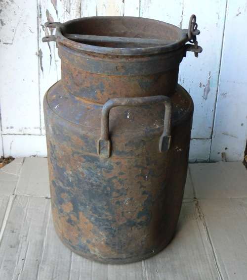 Vintage Milk can / Ou Melk Kan -- 46 x 29 cm --