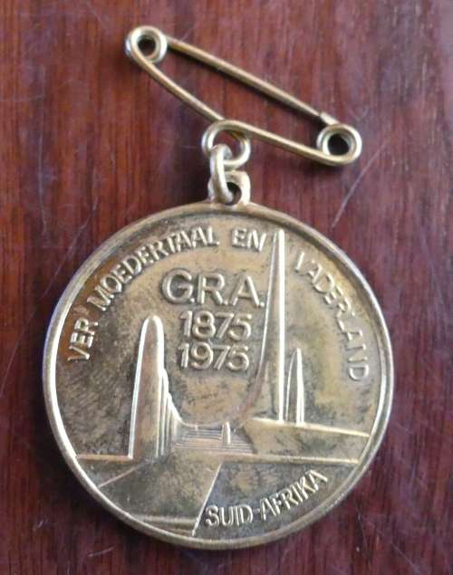 GRA 1875 - 1975 -- Vir Moedertaal en Vaderland -- Suid Africa -- Taal Monument Medalje