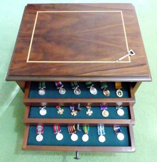 " RHODESIAN HONOURS AND AWARDS " SET NUMBER 474 --- 45 MINIATURE MEDALS ** Highly Collectible Set **