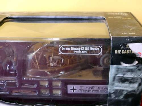 Forces of Valor -- German Zundapp KS 750Side Car Panzer Div Poland 1944 Scale 1:32