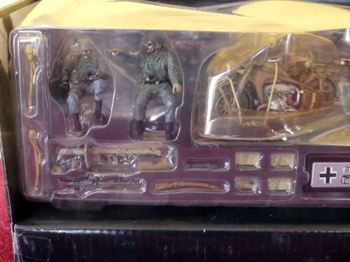 Forces of Valor -- German Zundapp KS 750Side Car Panzer Div Poland 1944 Scale 1:32