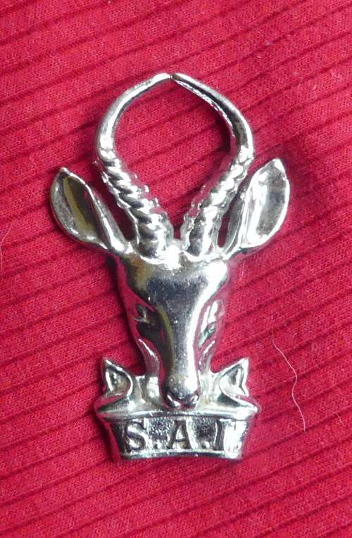 SOUTH AFRICAN INFANTRY (SAI) BERET BADGE -- SAW Infanterie