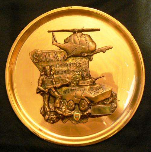 SADF - SWA, Grensdiens/Border Duty, Cast with Troepie, Ratel and Helicopter on a copper board