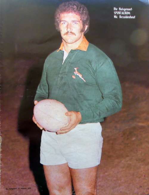 NIC BEZUIDENHOUT -- Die Huisgenoot Sportalbum  ,  22 Aug 1975 (Springbok Rugby)