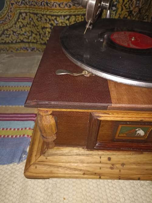 Original Renovated his Master's Voice gramophone 1930 Original no replica.