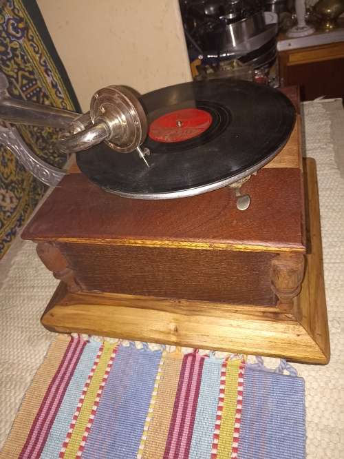 Original Renovated his Master's Voice gramophone 1930 Original no replica.