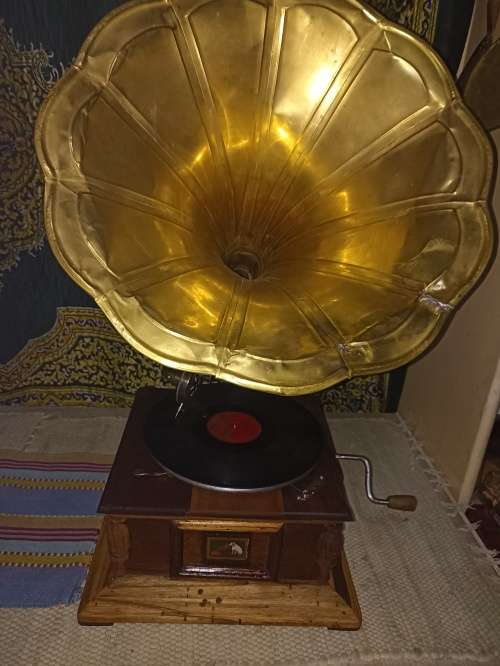 Original Renovated his Master's Voice gramophone 1930 Original no replica.