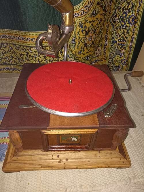 Original Renovated his Master's Voice gramophone 1930 Original no replica.