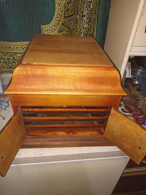 Wow Regal 1920 Gramophone mahogany wood in a wooden box