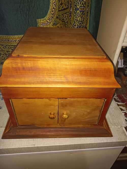 Wow Regal 1920 Gramophone mahogany wood in a wooden box