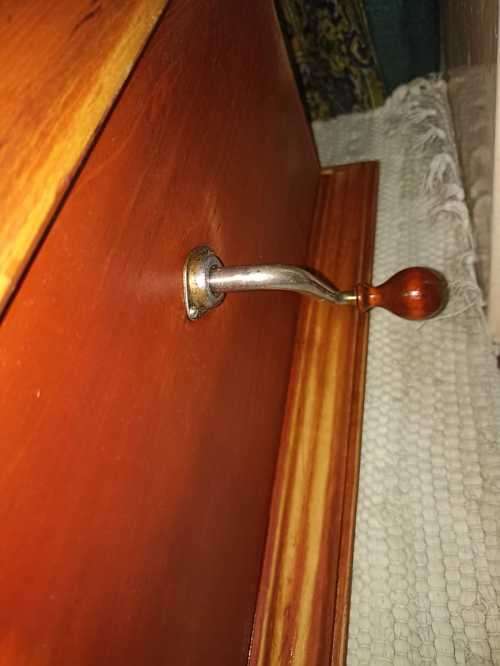 Wow Regal 1920 Gramophone mahogany wood in a wooden box