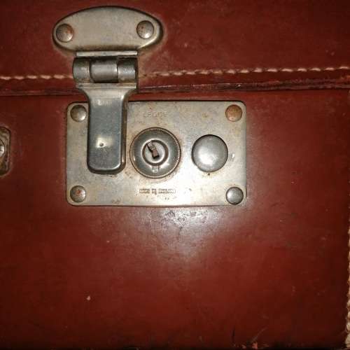 Genuine leather suitcase