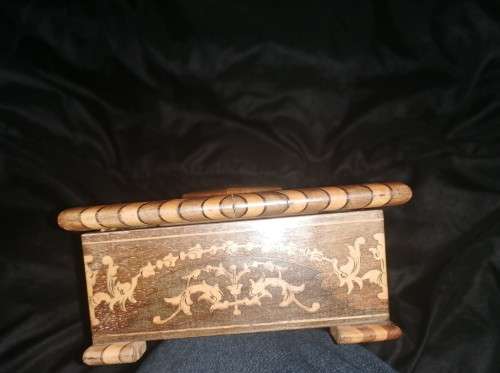 ANTIQUE WOODEN MARQUETING BOX WITH TUFFED FABRIC AND A SECRET LOCK