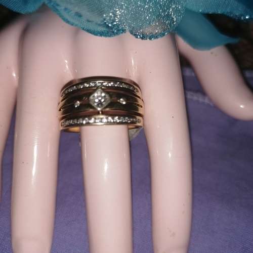 Wow Men`s gold 9 carat cubic zirconia ring size w
