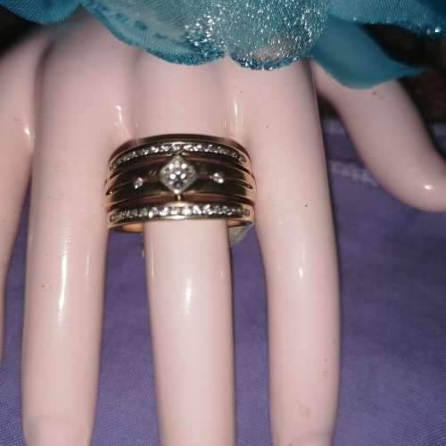 Wow Men`s gold 9 carat cubic zirconia ring size w