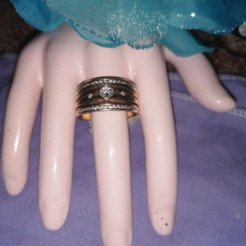 Wow Men`s gold 9 carat cubic zirconia ring size w