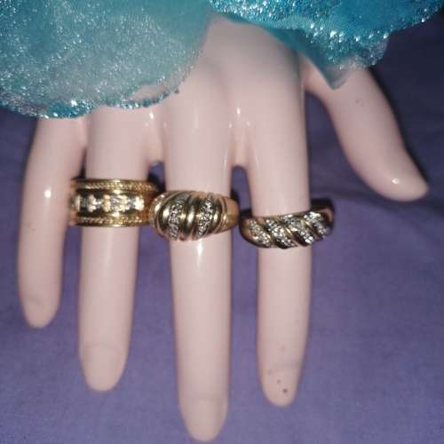 Wow ladies diamond rings lot