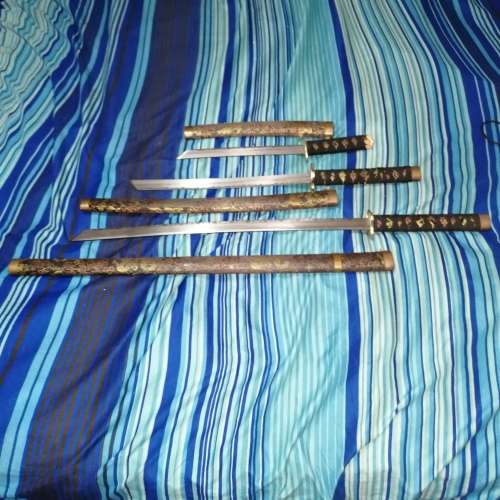3 NINJA SWORDS