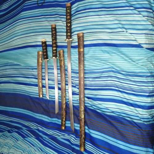 3 NINJA SWORDS