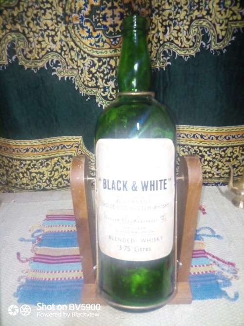 3.75 liter Scotch vintage bottle with wooden stand excellent condition