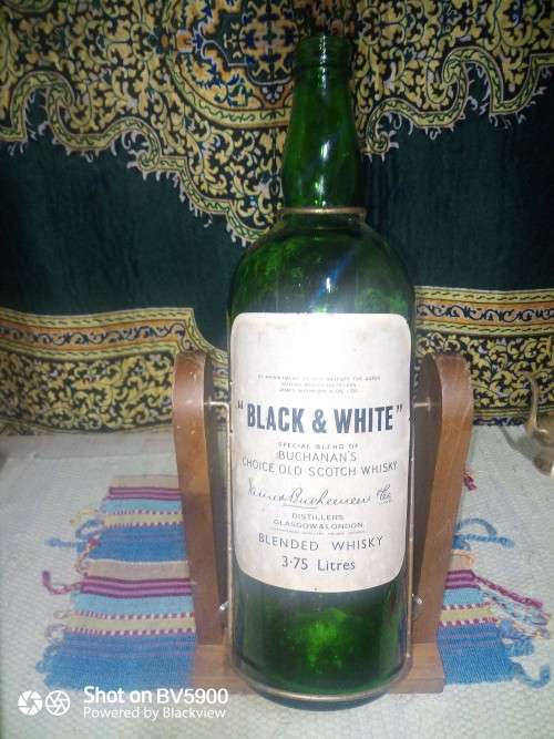 3.75 liter Scotch vintage bottle with wooden stand excellent condition