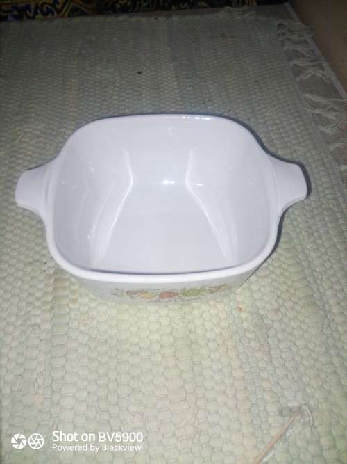 Corning ware bowls with stand