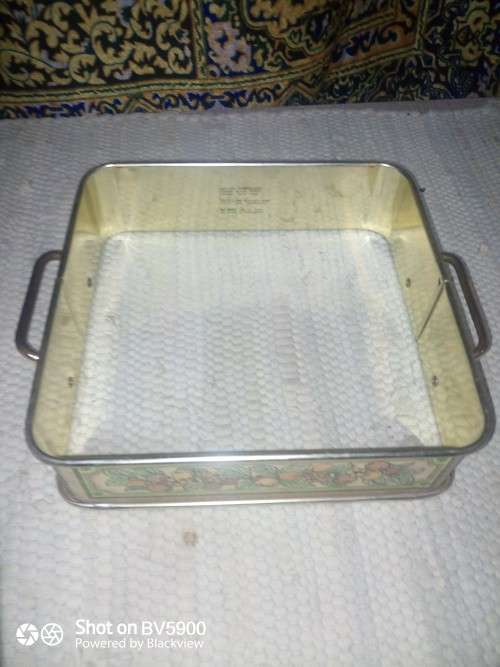 Corning ware bowls with stand