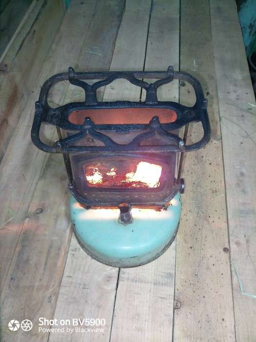Vintage Beatrice Kerosene heater enanel cast iron camping stove