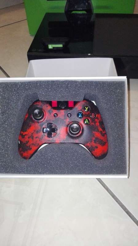 Xbox One Console + 1 Scuf One Wireless Controller + 5 Games