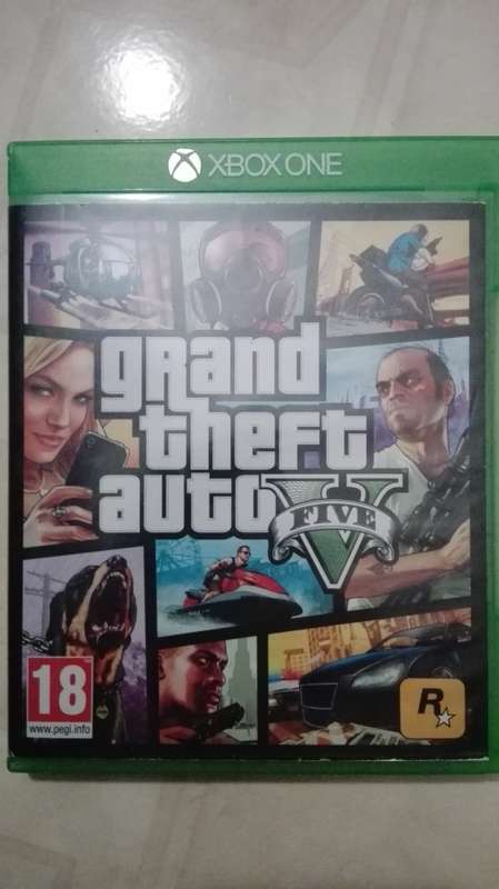 Xbox One Console + 1 Scuf One Wireless Controller + 5 Games