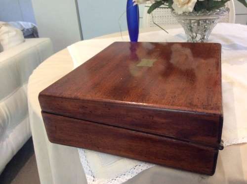 Antique oak writing slope in beautiful condition with key
