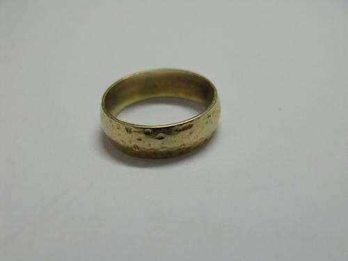 SOLID YELLOW GOLD 9ct Mens Wedding Ring.