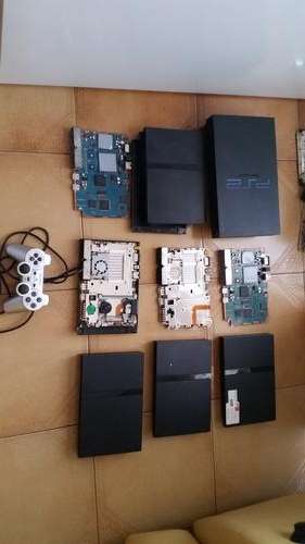 Playstaion 2 / PS2 consoles for Spares / repairs - PLEASE READ - BARGAIN!!