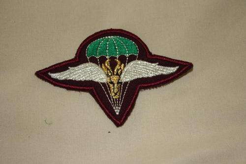 1 Para Bn Beret Badge 1980's issue - Original (Scarce item)