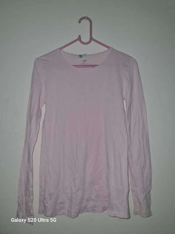 Size M Pink long sleeve top   (as new)