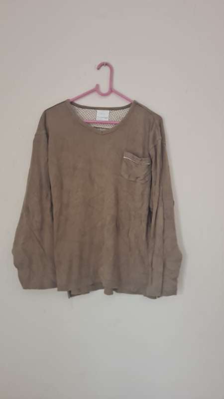 Size L brown top  (as new)