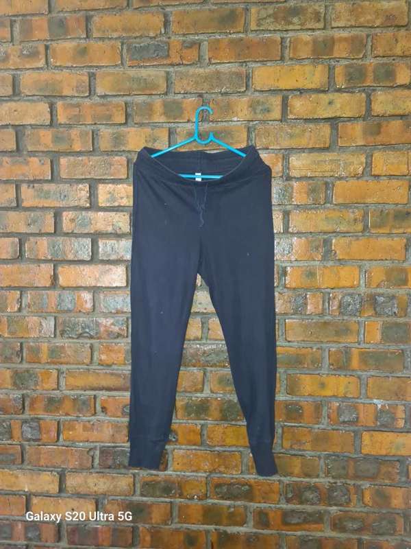 M size lang pants black(as new)