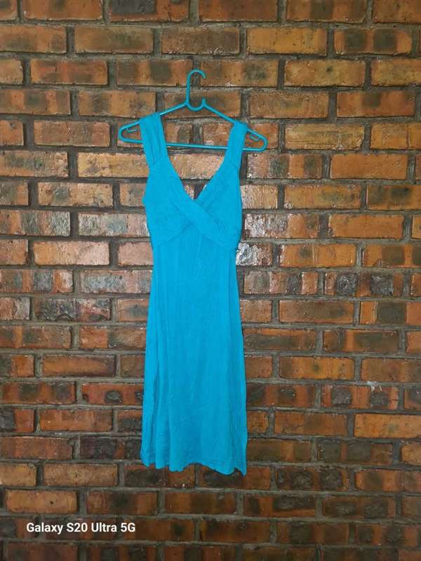 size 10 summer dress (Kelso)(as new)