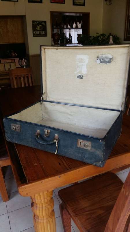 Vintage Suitcase Globite