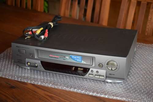 Phillips VHS VCR (no remote)